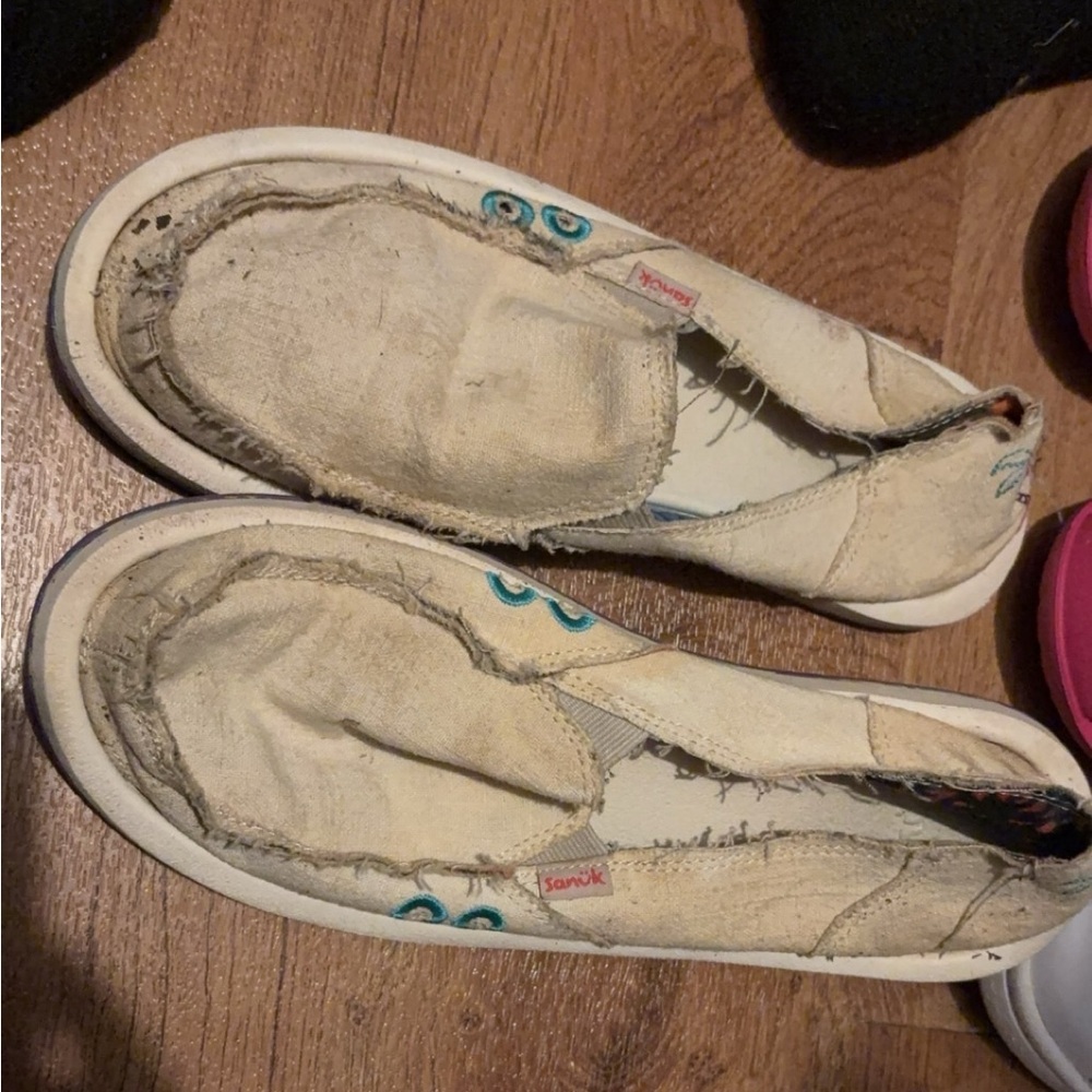 Sanuks